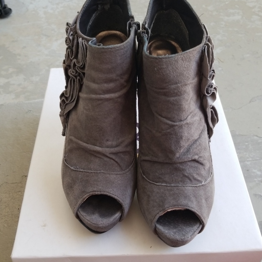 Gray ruffle booties